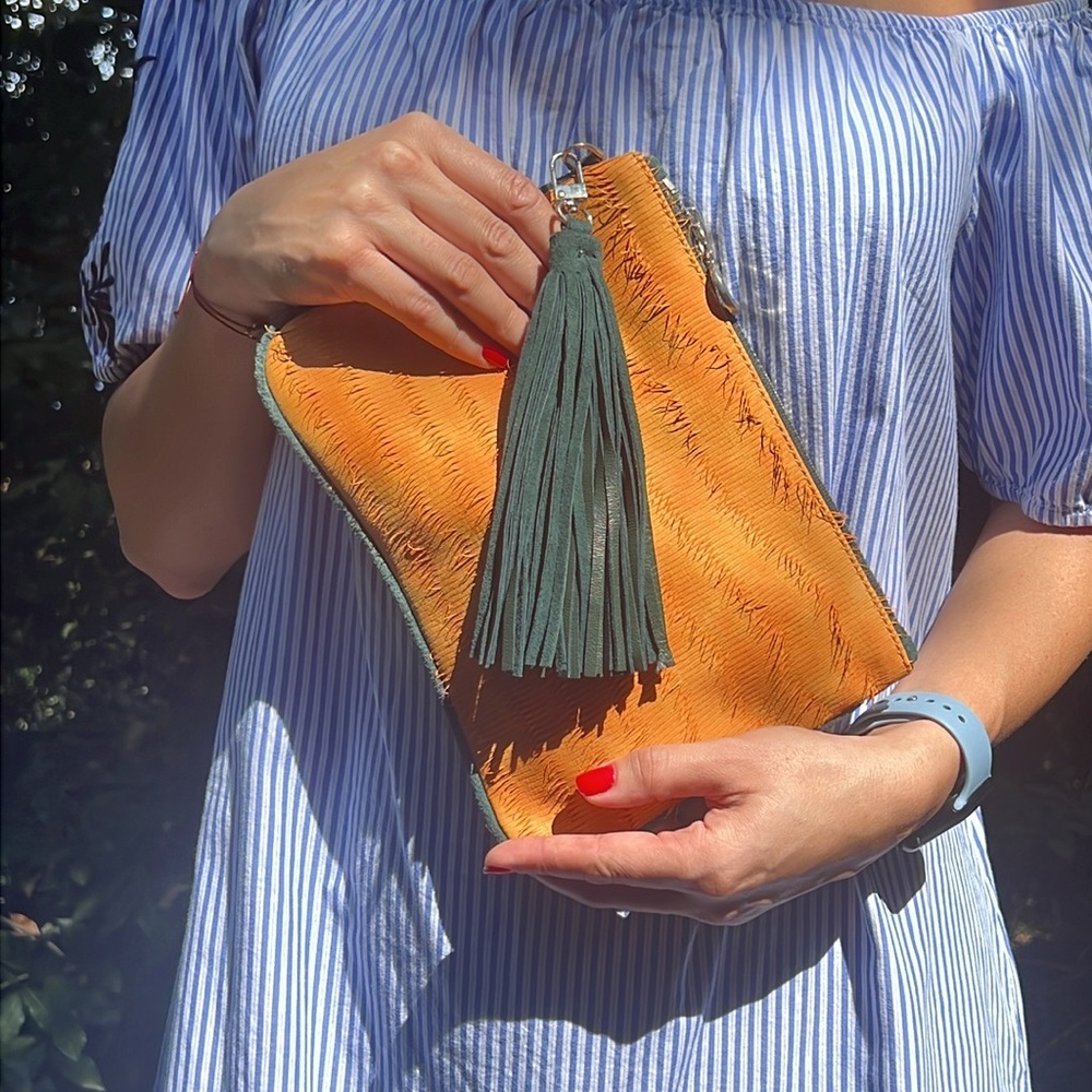 Orange suede green leather pouch - Picture 6 of 13